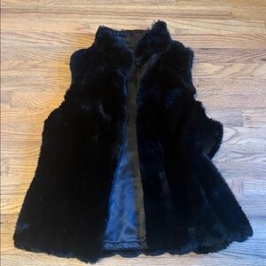 White House Black Market Luxurious SOFT Black FAUX FUR Vest side pockets sz XL